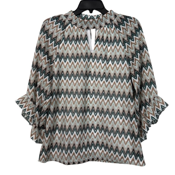 Women’s Chevron Patterned Top - Picture 2 of 10
